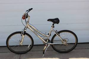 Schwinn Clear Creek Womens Mountain Bike