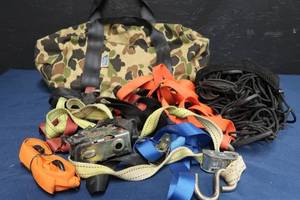 CAMO DUFFEL, TIEDOWNS, BUNGEES