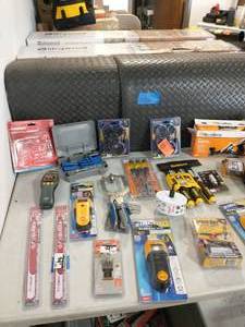lot 46 image: LOT OF MIXED TOOLS