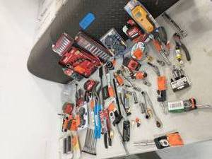 lot 49 image: LOT OF MIXED TOOLS