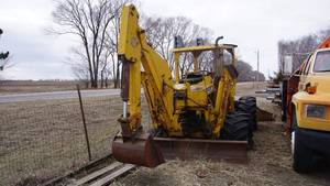 Vermeer M-485 Vibratory Plow