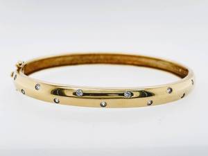 lot 71 image: Beautiful Bezel Set Gemstone Hinged Estate Bracelet