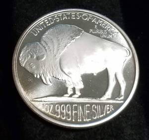 lot 14 image: 1 TROY OZ. .999 FINE SILVER INDIAN BUFFALO DESIGN