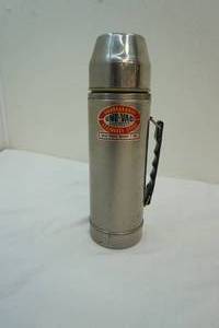 lot 4 image: thermos