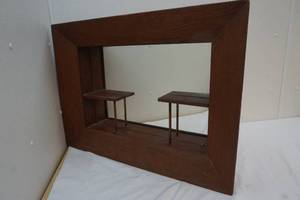 lot 44 image: Shadow box