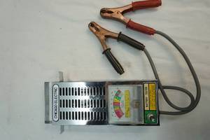 lot 50 image: Battery tester