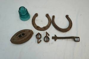 lot 59 image: Vintage items
