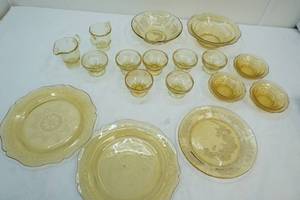 lot 98 image: glassware