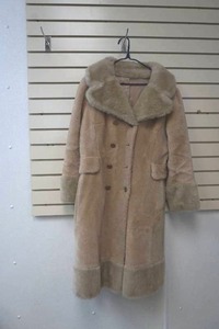 lot 128 image: Faux fur coat