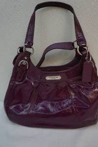 lot 142 image: Coach handbag