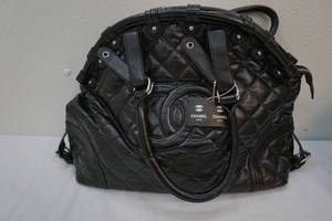 lot 143 image: Chanel handbag