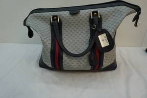 lot 144 image: Gucci tote