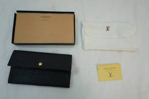 lot 145 image: Louis Vuitton wallet