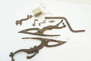 lot 187 image: Vintage tools