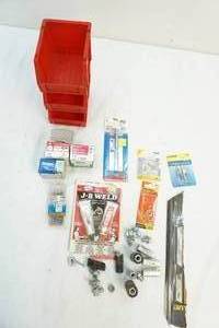 lot 190 image: Tools, organizers