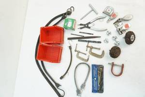 lot 191 image: Tools, organizers