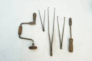 lot 202 image: Vintage tools