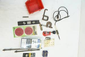lot 210 image: Tools assortment