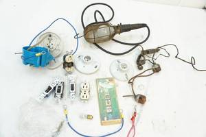 lot 233 image: Electrical assortment