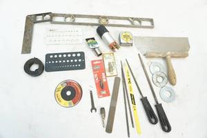lot 255 image: Variety of tools
