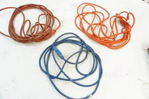 lot 261 image: Extension cords
