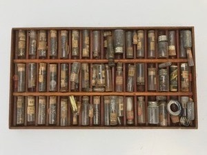 lot 2 image: AntiqueVintage - Watch Gears  Parts (Tray #1)