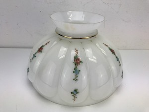 lot 15 image: AntiqueVintage - Flowered Oil Lamp Shade