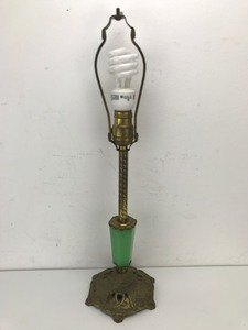 lot 18 image: Vintage - Electric Table Lamp