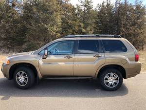 2008 Mitsubishi Endeavor SE - AWD - Clean car
