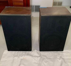 lot 306 image: Acoustics 4000 Floor Speakers
