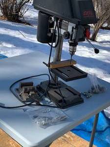 lot 320 image: Skil 8 Drill Press