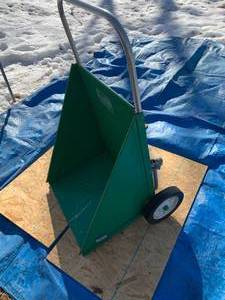 lot 324 image: Stow & Go Folding Garden Cart