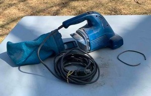 lot 354 image: Black & Decker Dustbuster Corded PowerBrush Vac