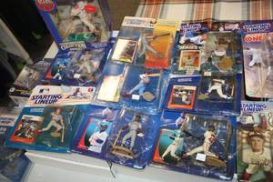 lot 17 image: Kenner Starting Lineup Baseball Lot  19 Figures