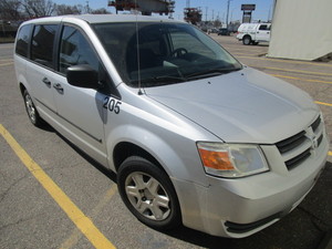 lot 205 image: DODGE CARAVAN