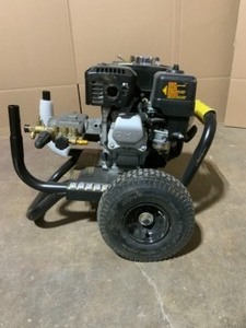 DEWALT HONDA GX200 3,400 PSI 2.5 GPM GAS PRESSURE WASHER. SEE PICTURES
