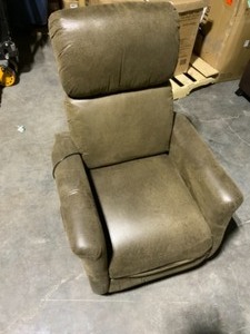 GOOD & GRACIOUS 37 IN. WIDTH BIG AND TALL BROWN FAUX LEATHER LIFT RECLINER. SEE PICTURES