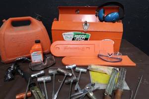 lot 3 image: METAL TOOL BOX  CHAINSAW TOOLS