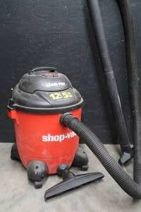 lot 31 image: SHOP VAC