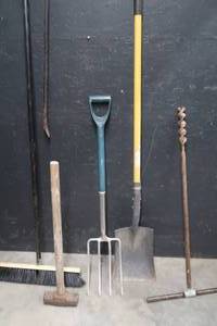 lot 32 image: GARDEN TOOLS AND MORE