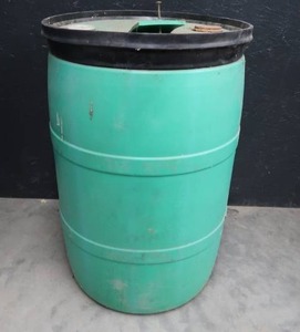 lot 36 image: 55 GAL PLASTIC BARREL