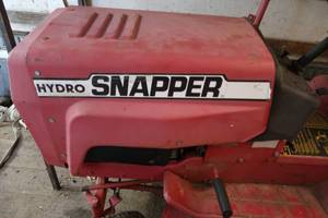 lot 41 image: RIDING LAWN MOWER