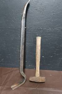 lot 53 image: PRY BAR  HAMMER