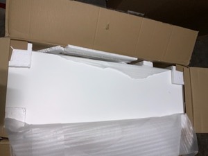 HARPER & BRIGHT DESIGNS WHITE 3-WOVEN BASKET STORAGE BENCH. SEE PICTURES