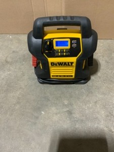 DEWALT 1400 PEAK AMP PORTABLE CAR JUMP STARTER WITH DIGITAL COMPRESSOR. SEE PICTURES