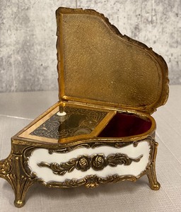 Boehm Poodle Collectible and Poodle Music Box