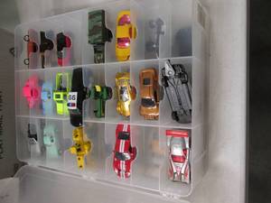 lot 10 image: Clear compartmental 2-sided case fi...
