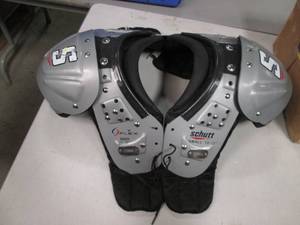 lot 48 image: Youth Size Small 12-13 Schutt Y Fl...