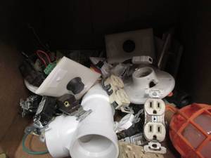lot 61 image: Large Box of assorted Plumbing, Wel...