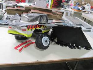 lot 81 image: The Kite Factorys Monster sized Pi...
